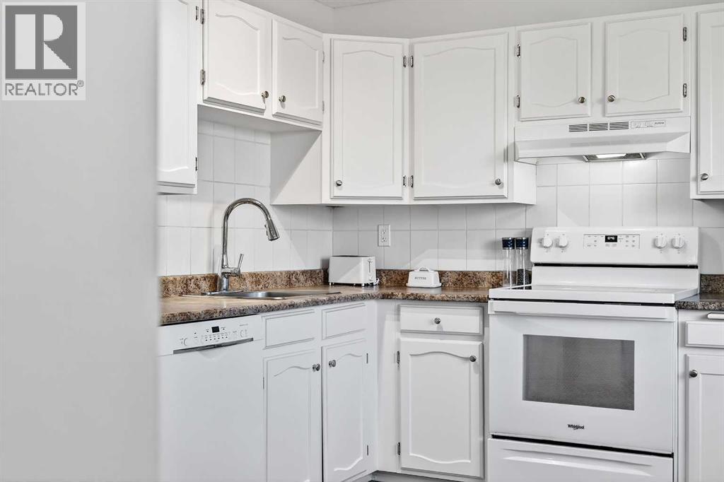 Single Family House for Sale in  Woodglen Grove SW Woodbine Calgary 