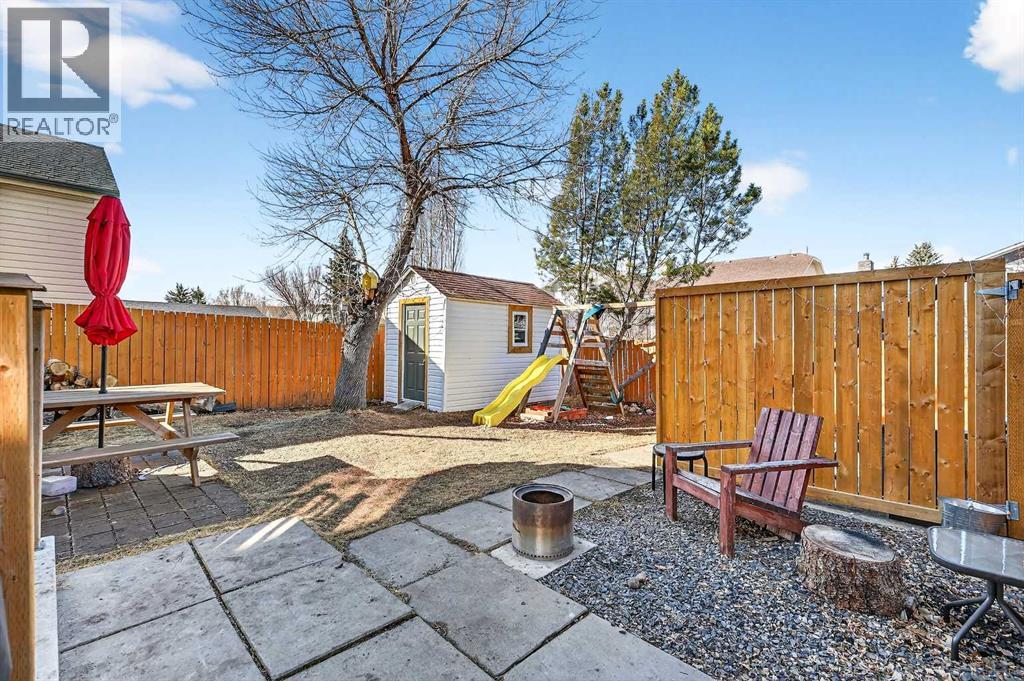 Single Family House for Sale in  Woodglen Grove SW Woodbine Calgary 