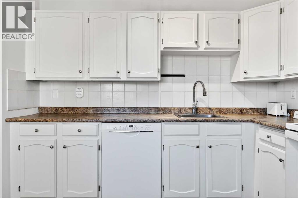 Single Family House for Sale in  Woodglen Grove SW Woodbine Calgary 