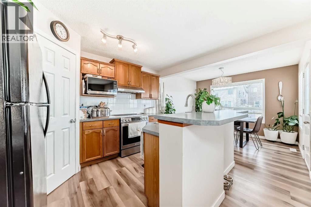 Single Family House for Sale in  Saddleridge Close NE Saddle Ridge Calgary 