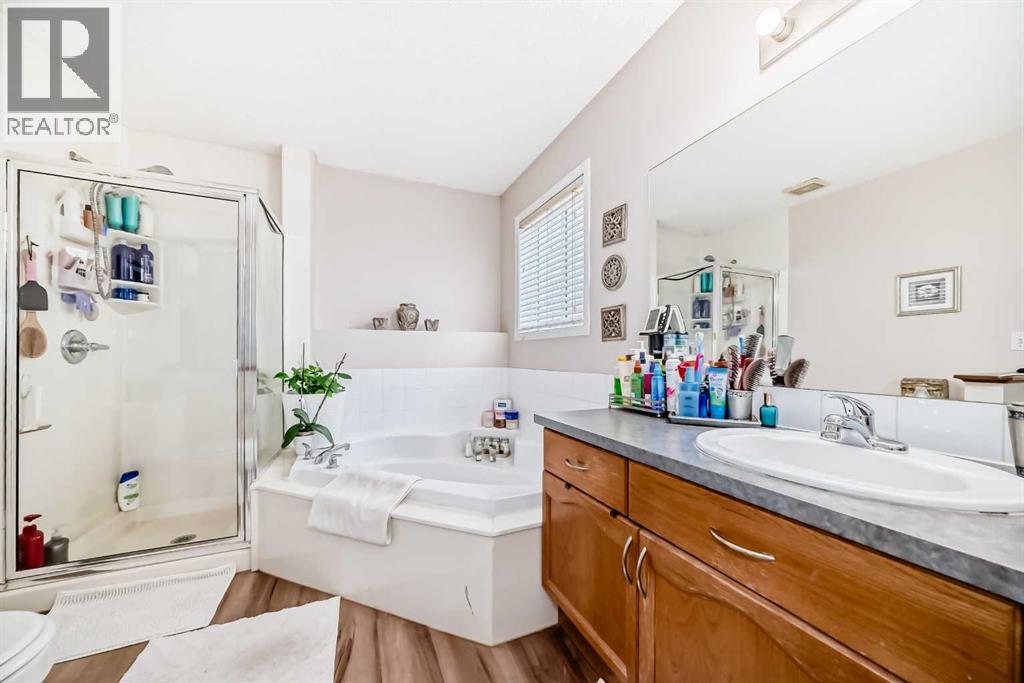 Single Family House for Sale in  Saddleridge Close NE Saddle Ridge Calgary 