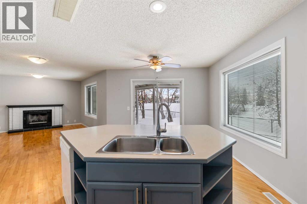 Single Family House for Sale in  Mckenzie Place SE McKenzie Lake Calgary 