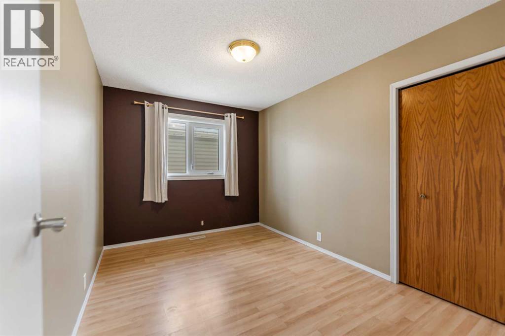 Single Family House for Sale in  Mckenzie Place SE McKenzie Lake Calgary 