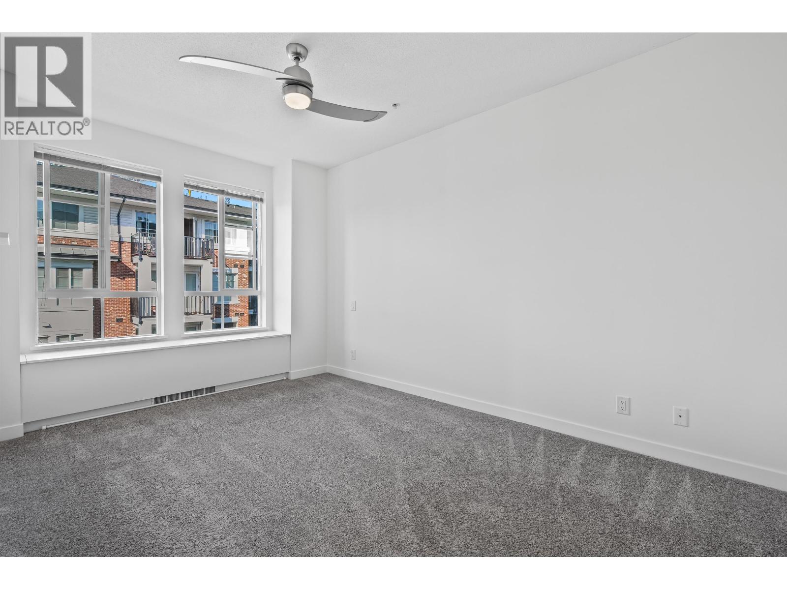 301 553 FOSTER AVENUE, Coquitlam