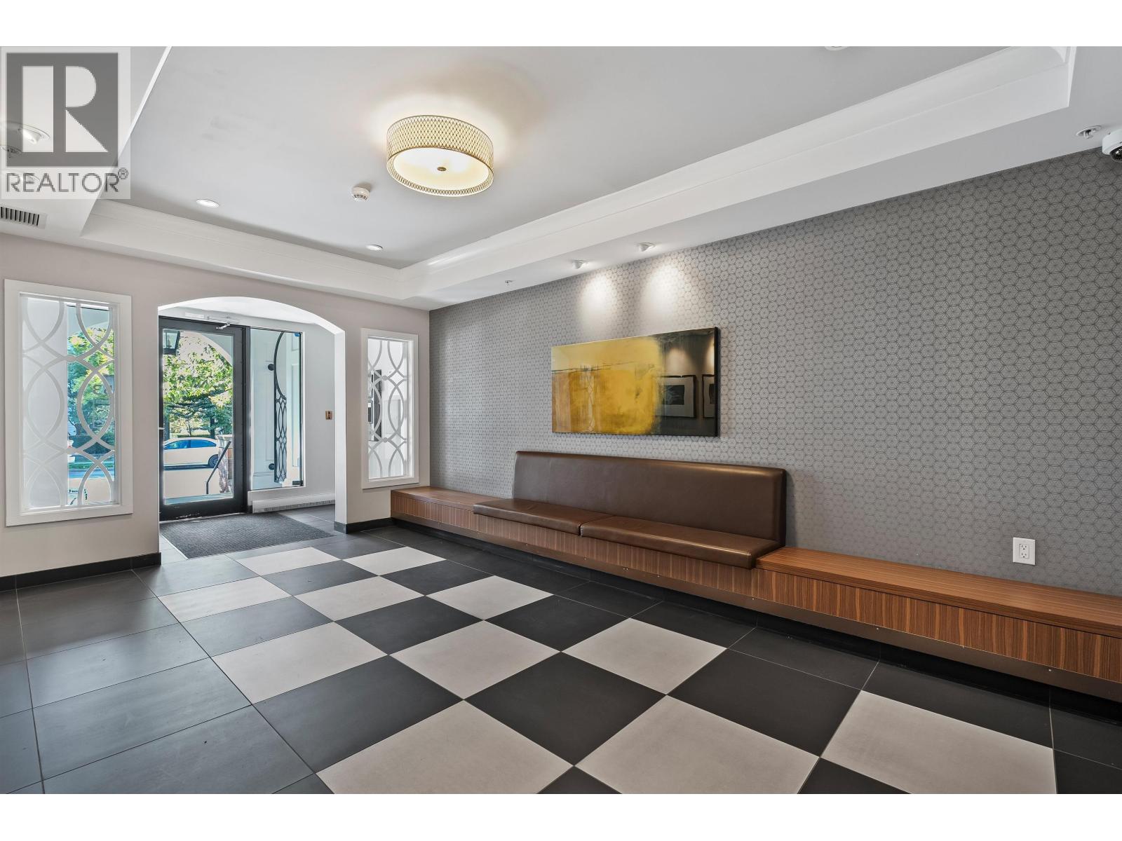 301 553 FOSTER AVENUE, Coquitlam