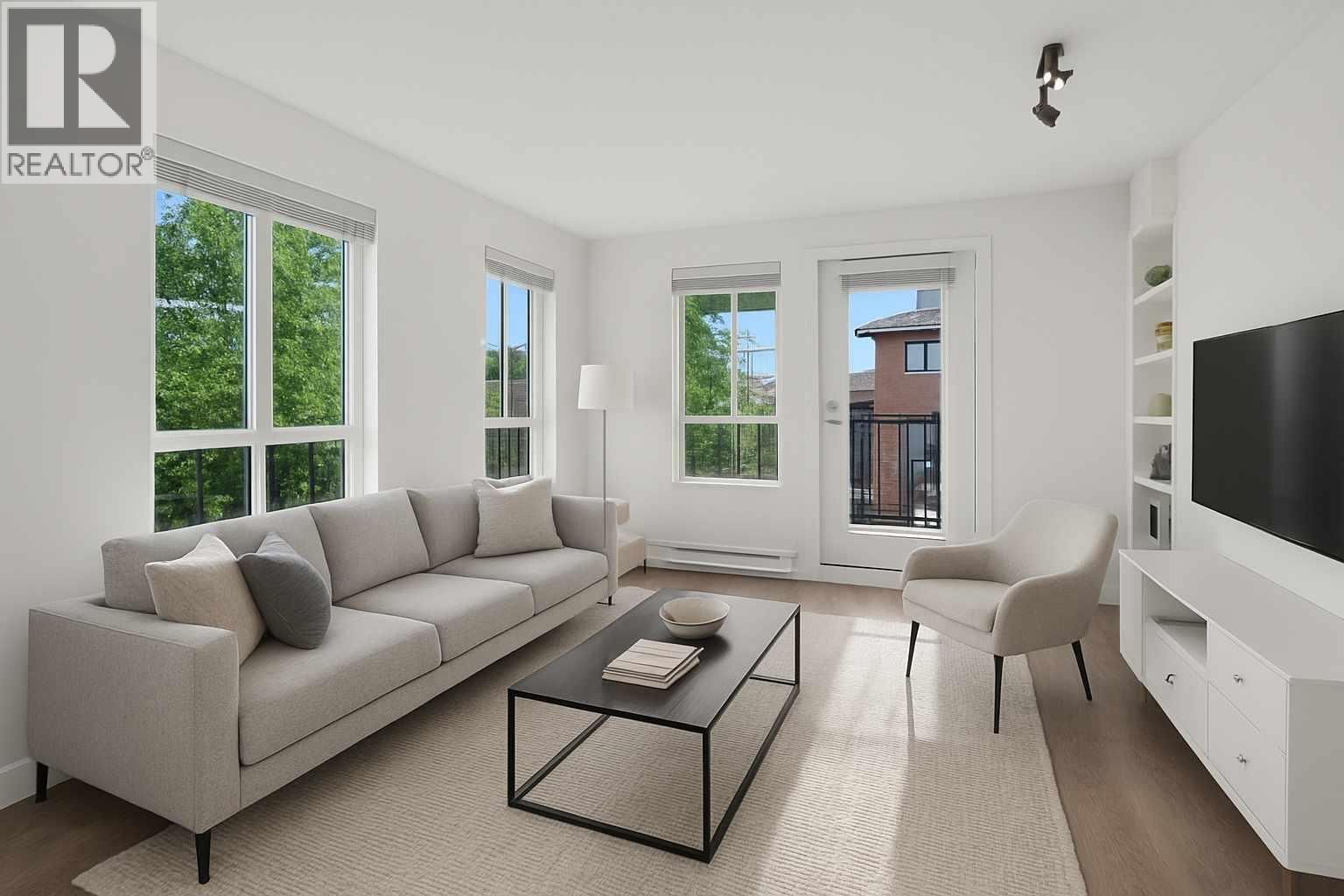 301 553 FOSTER AVENUE, Coquitlam