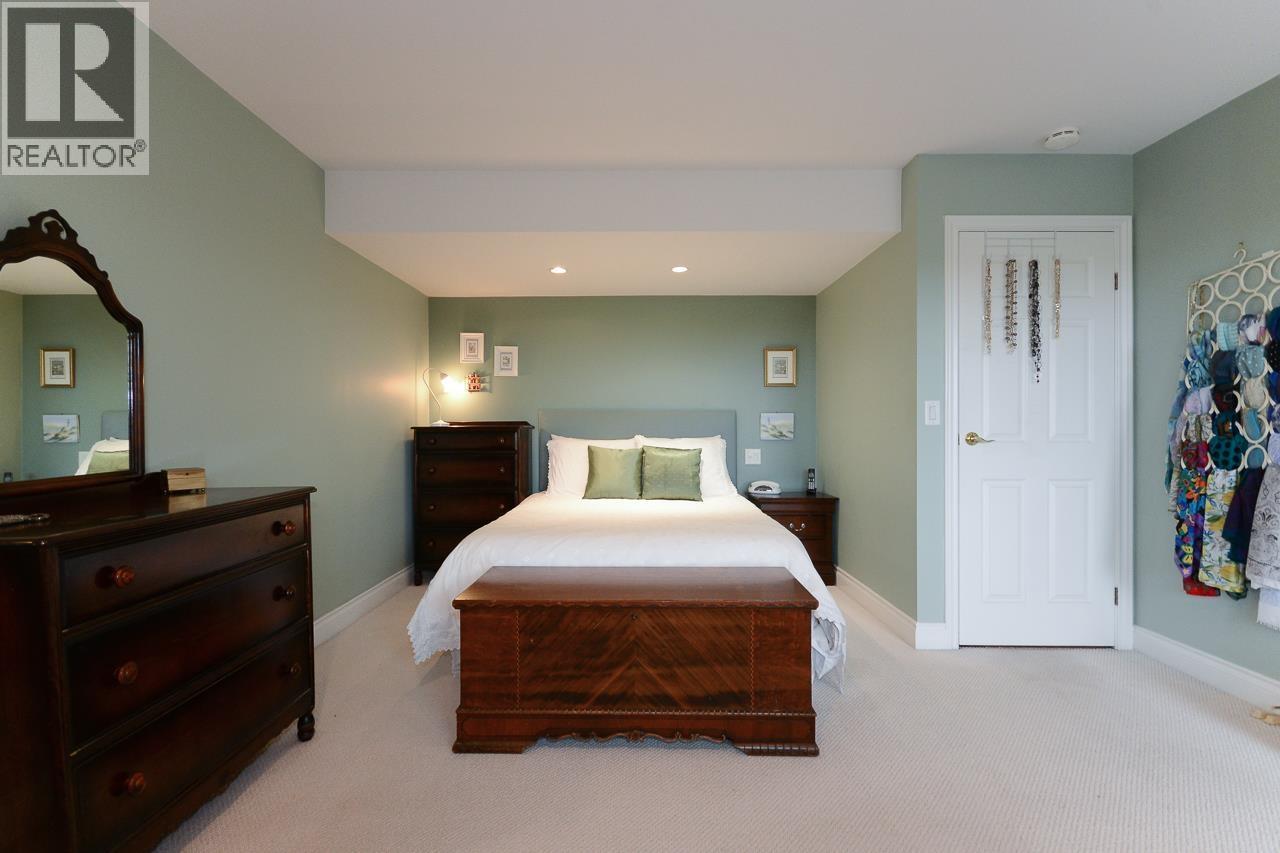 #83-11491 7TH Avenue, Richmond