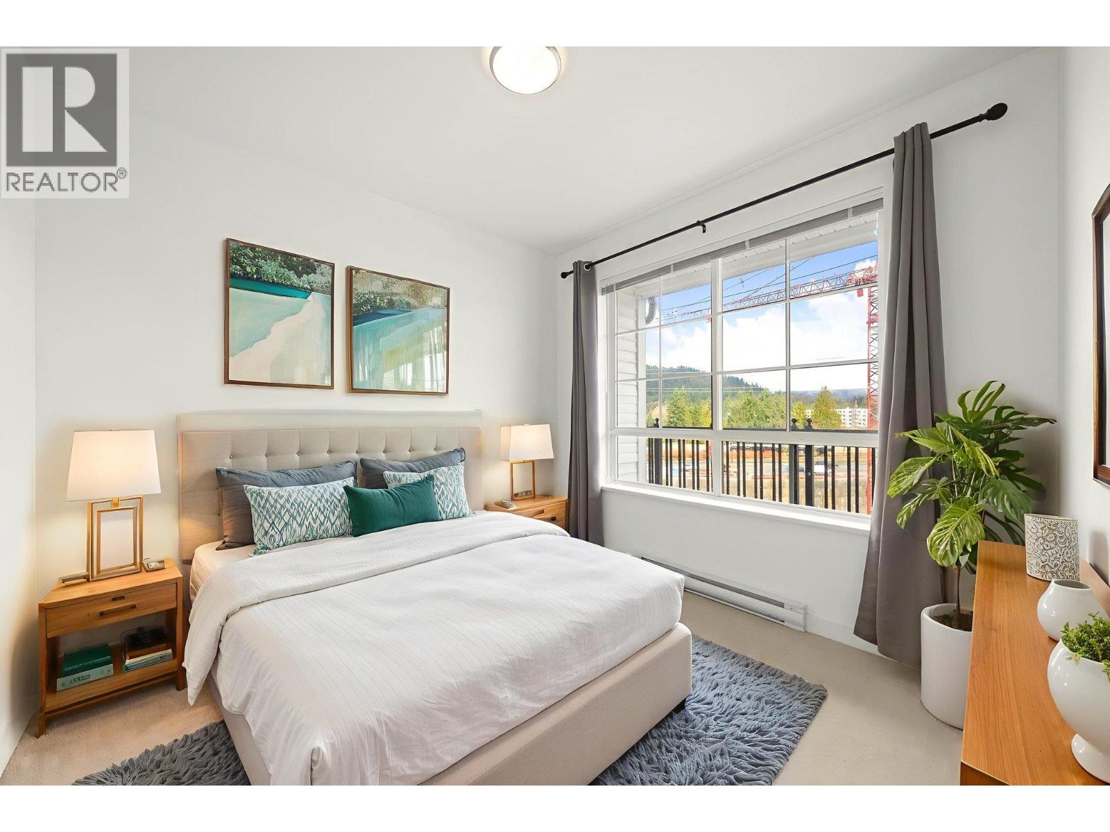 417 608 COMO LAKE AVENUE, Coquitlam