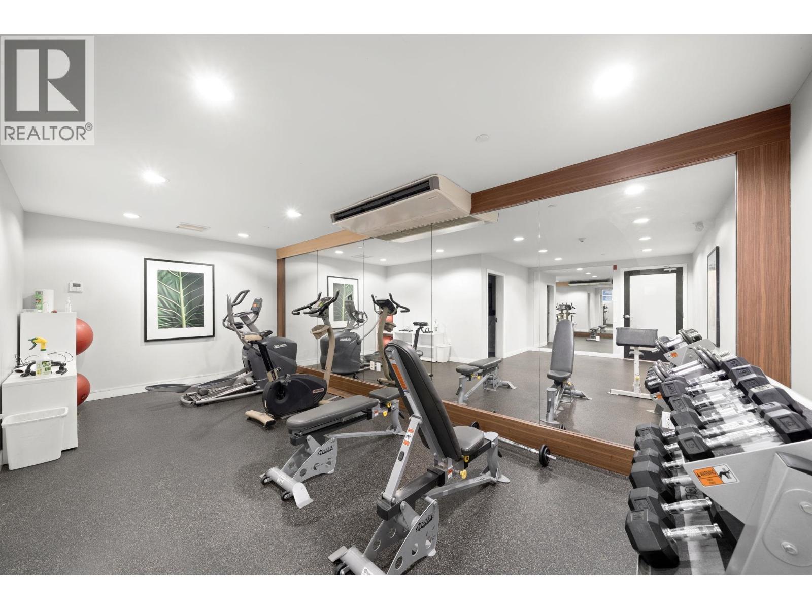 417 608 COMO LAKE AVENUE, Coquitlam