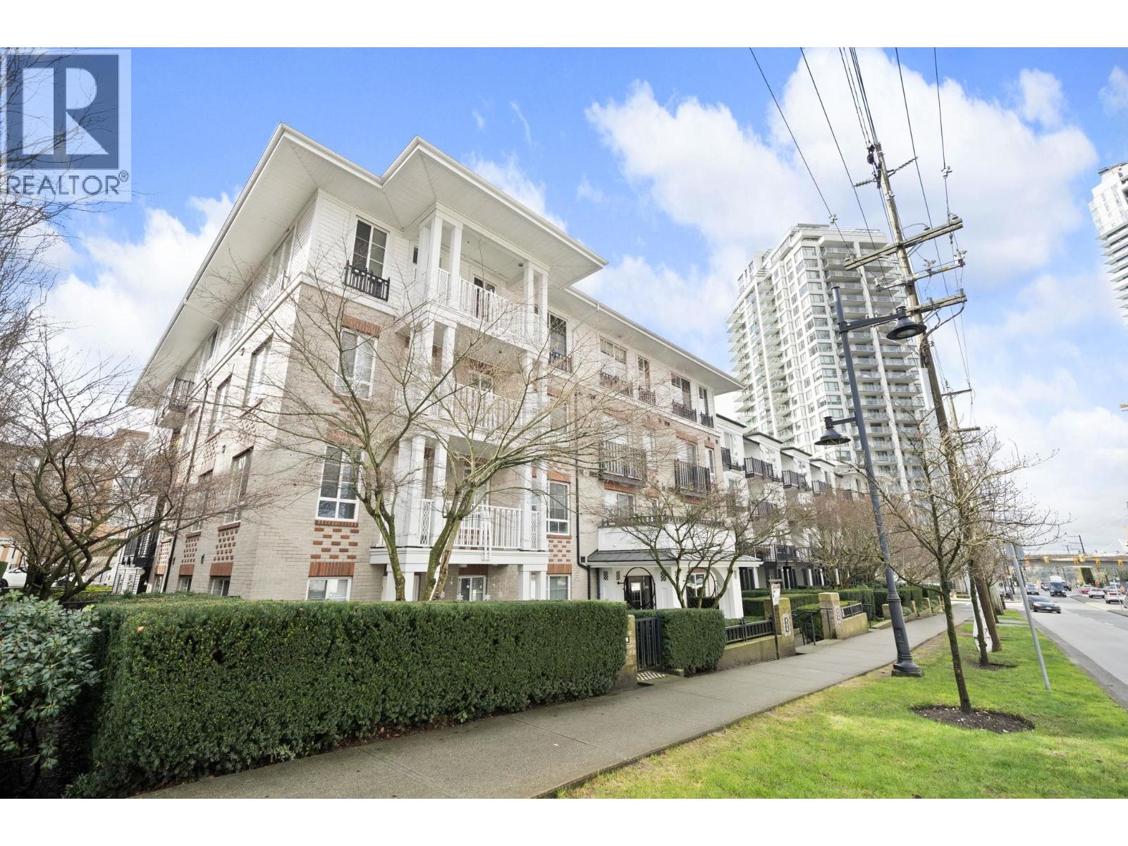 417 608 COMO LAKE AVENUE, Coquitlam