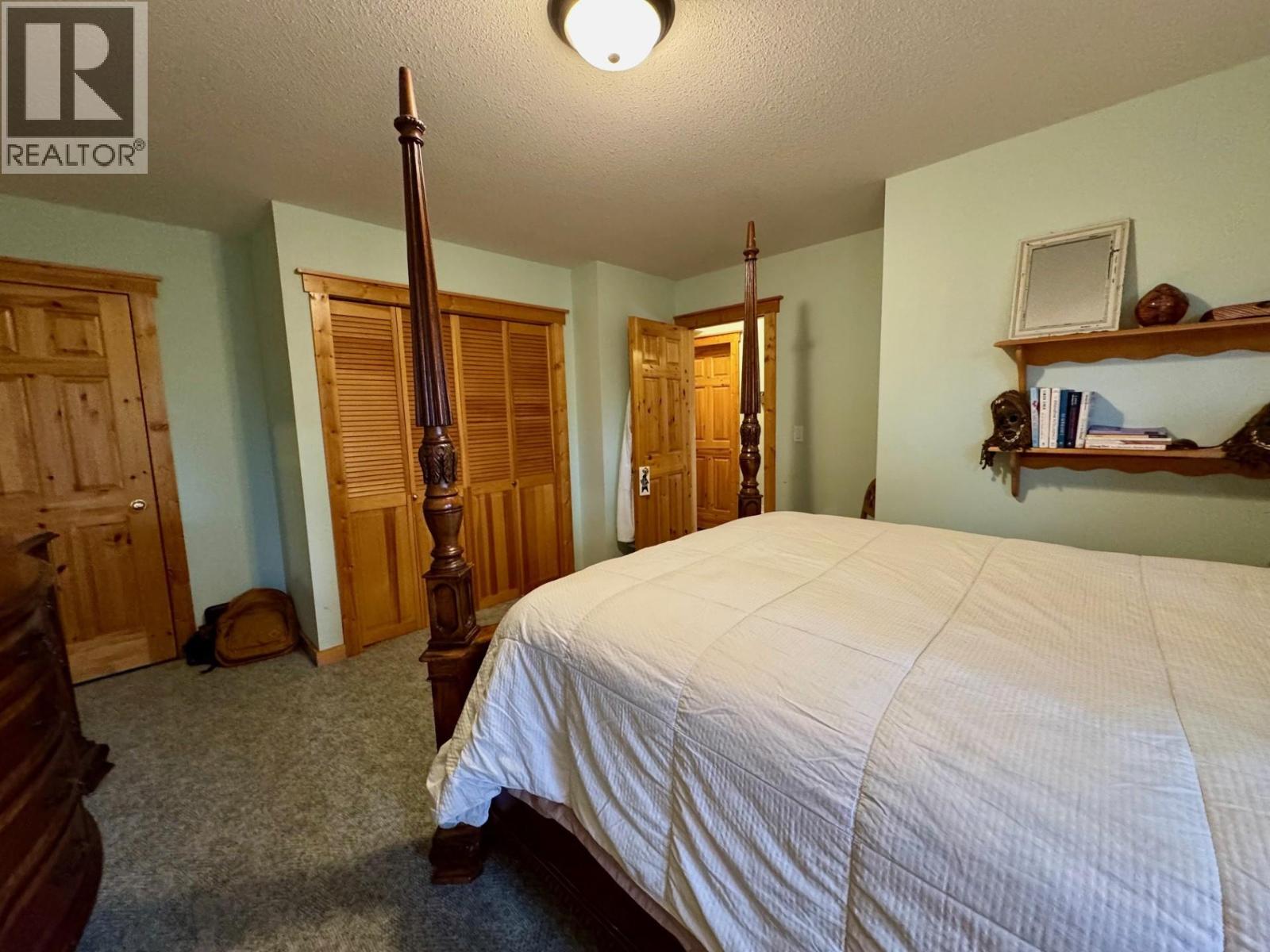 2 300 CANYON Trail, Fernie