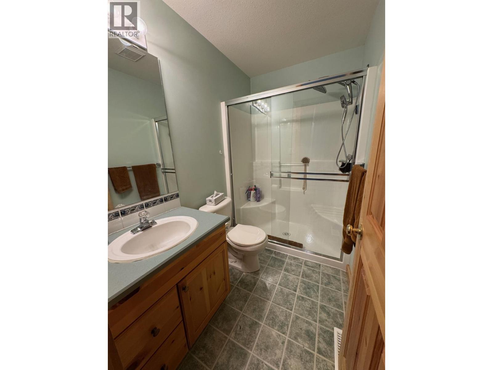 2 300 CANYON Trail, Fernie