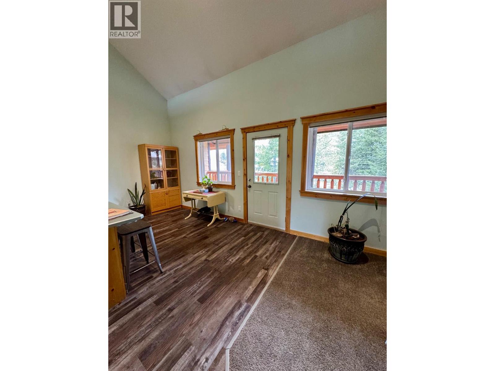 2 300 CANYON Trail, Fernie