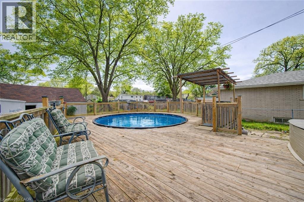 18 KAY Street, Cambridge, Ontario N1S2T6 - Photo 3