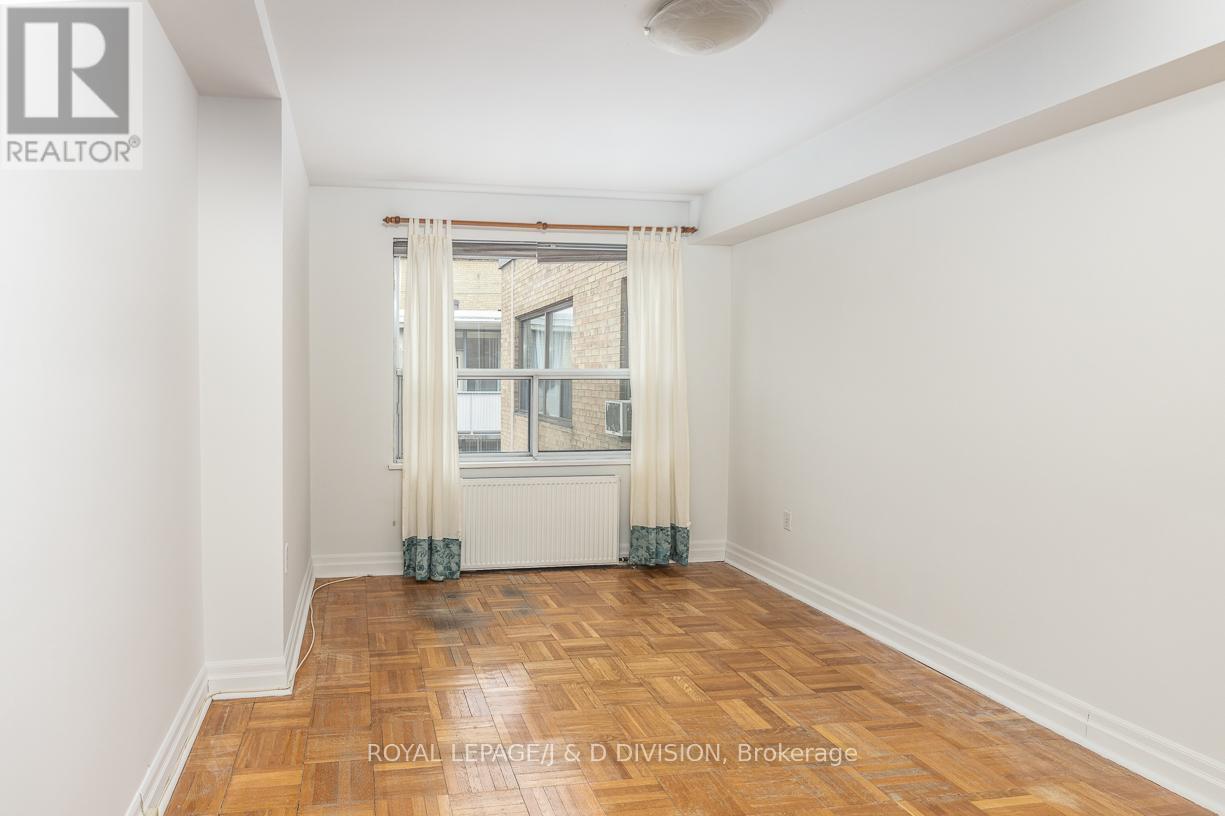 #716 660 EGLINTON AVENUE W - 15