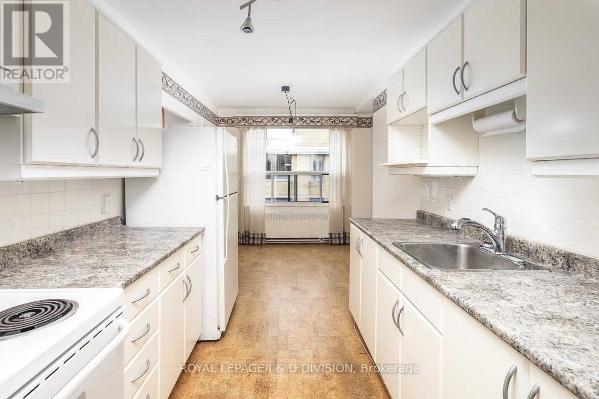 #716 660 EGLINTON AVENUE W - 8