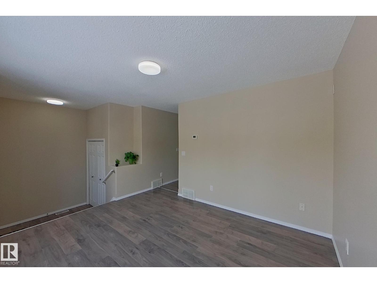 #3 16777 91 ST NW NW, Edmonton