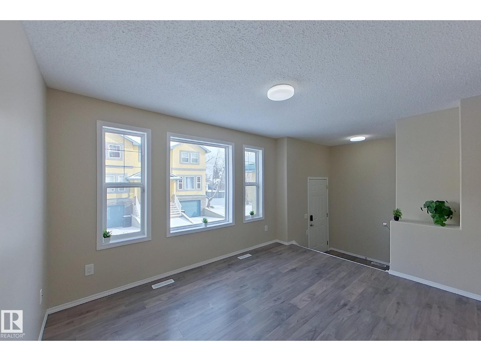 #3 16777 91 ST NW NW, Edmonton