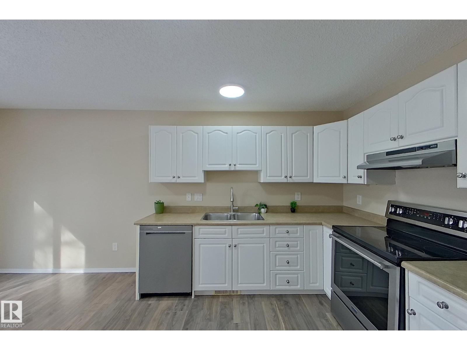 #3 16777 91 ST NW NW, Edmonton