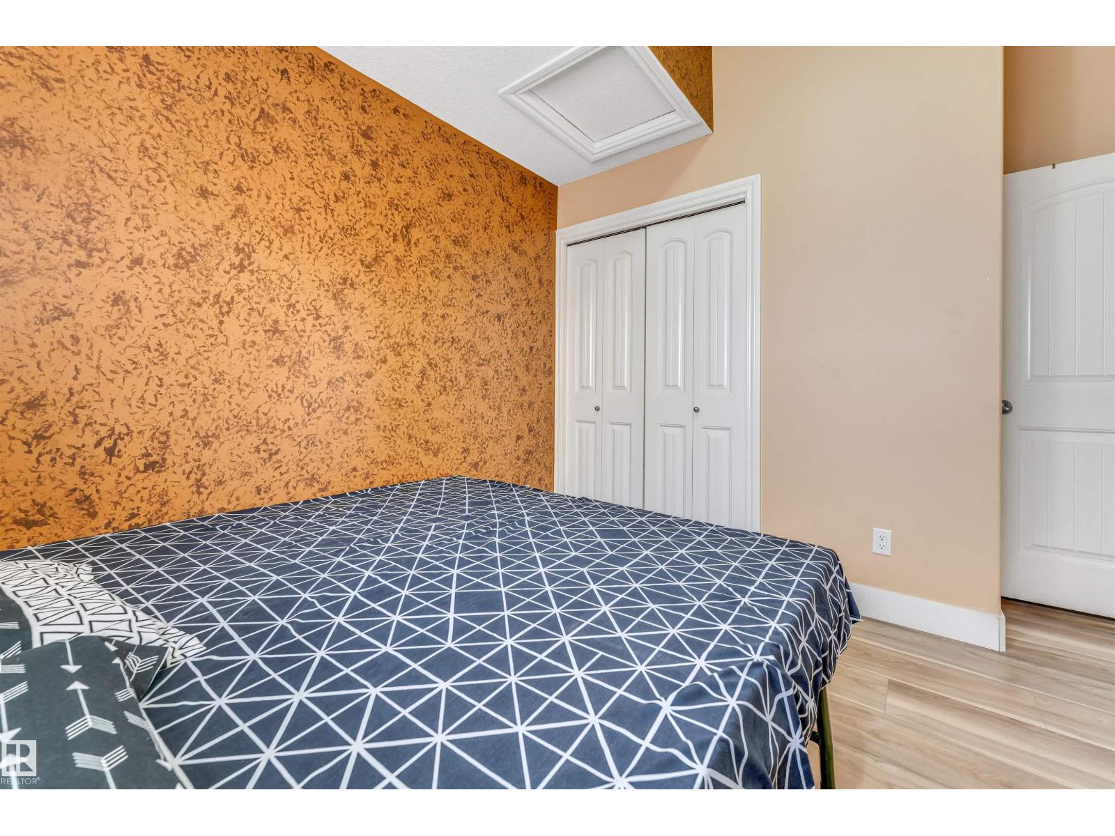 3228 18 st NW - 13
