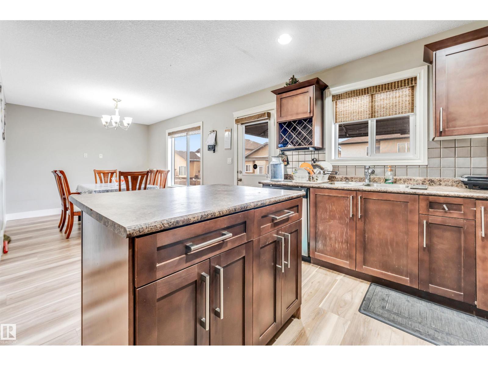 3228 18 st NW, Edmonton