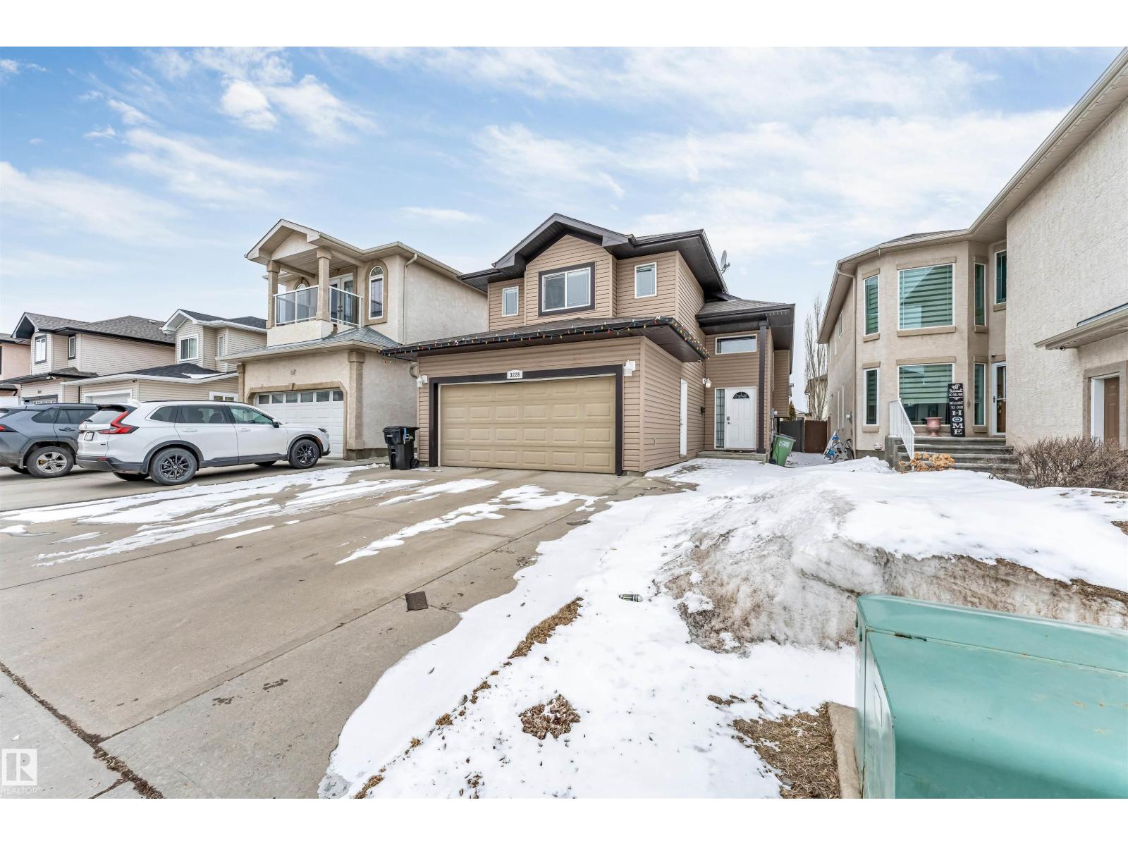 3228 18 st NW - 2