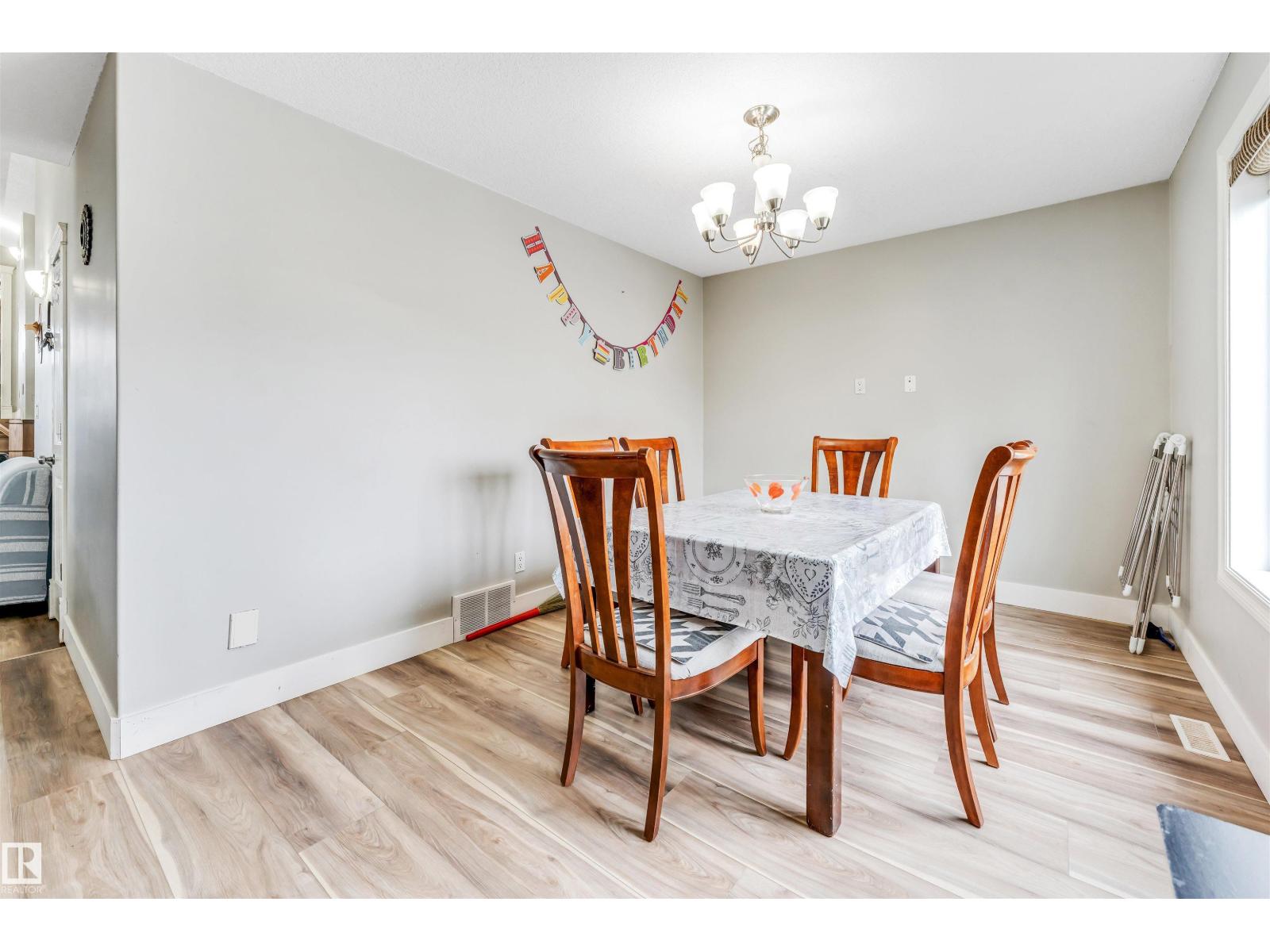 3228 18 st NW, Edmonton