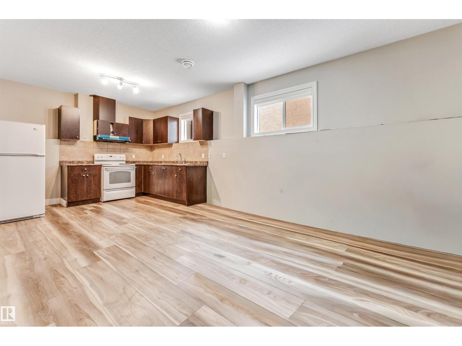 3228 18 st NW, Edmonton