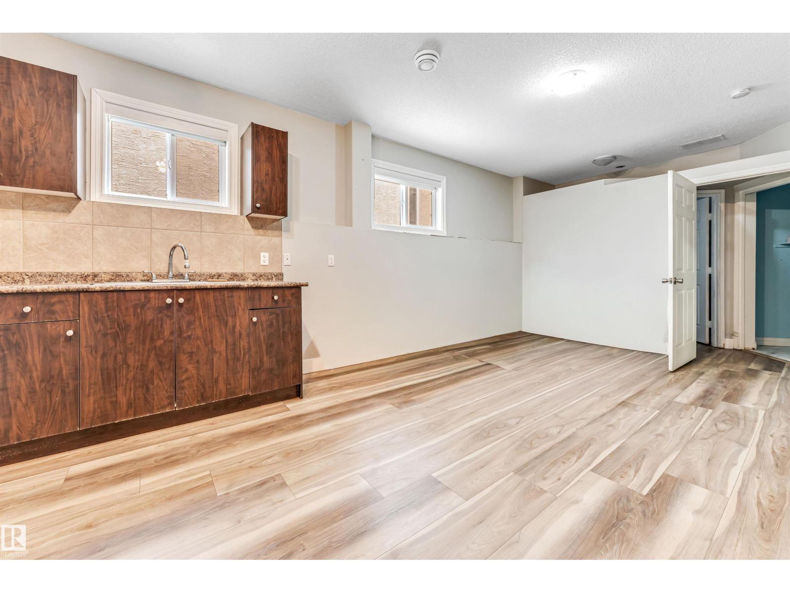 3228 18 st NW, Edmonton