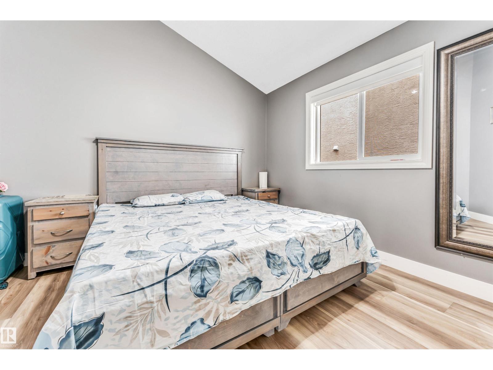 3228 18 st NW - 9