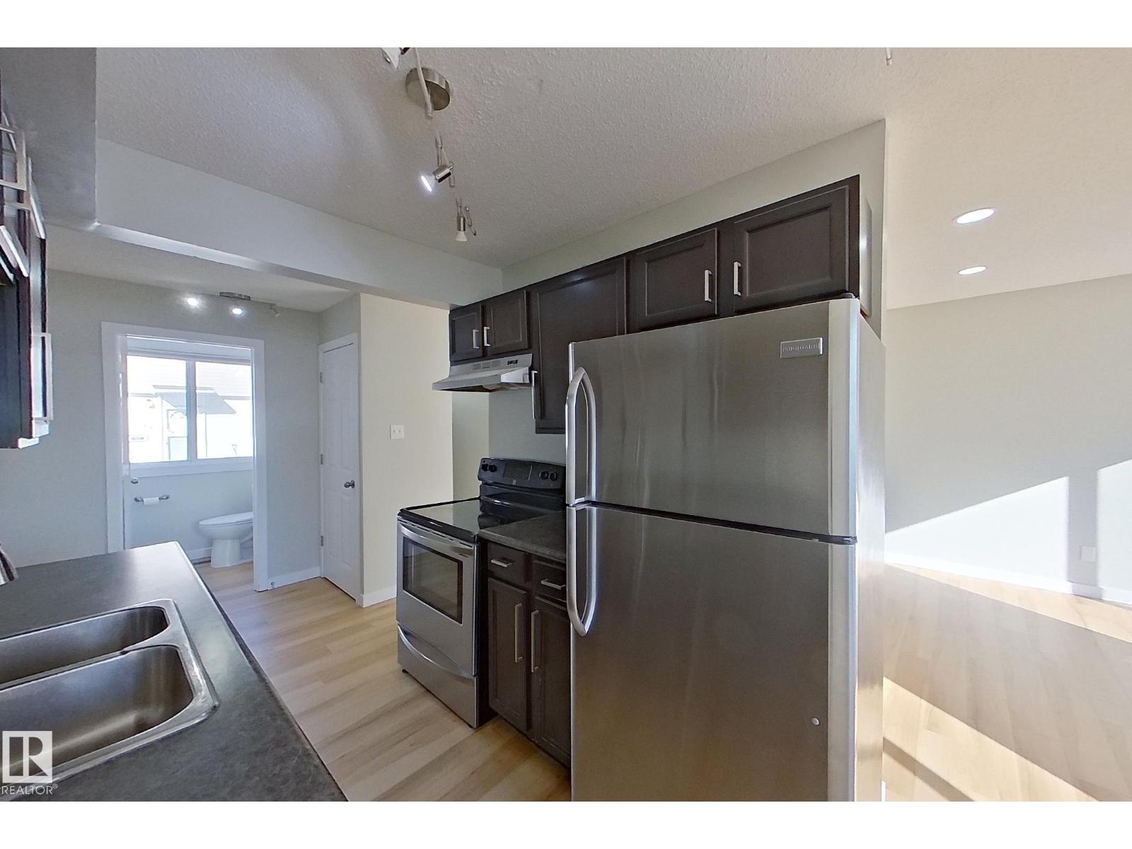 184 CORNELL CT NW, Edmonton