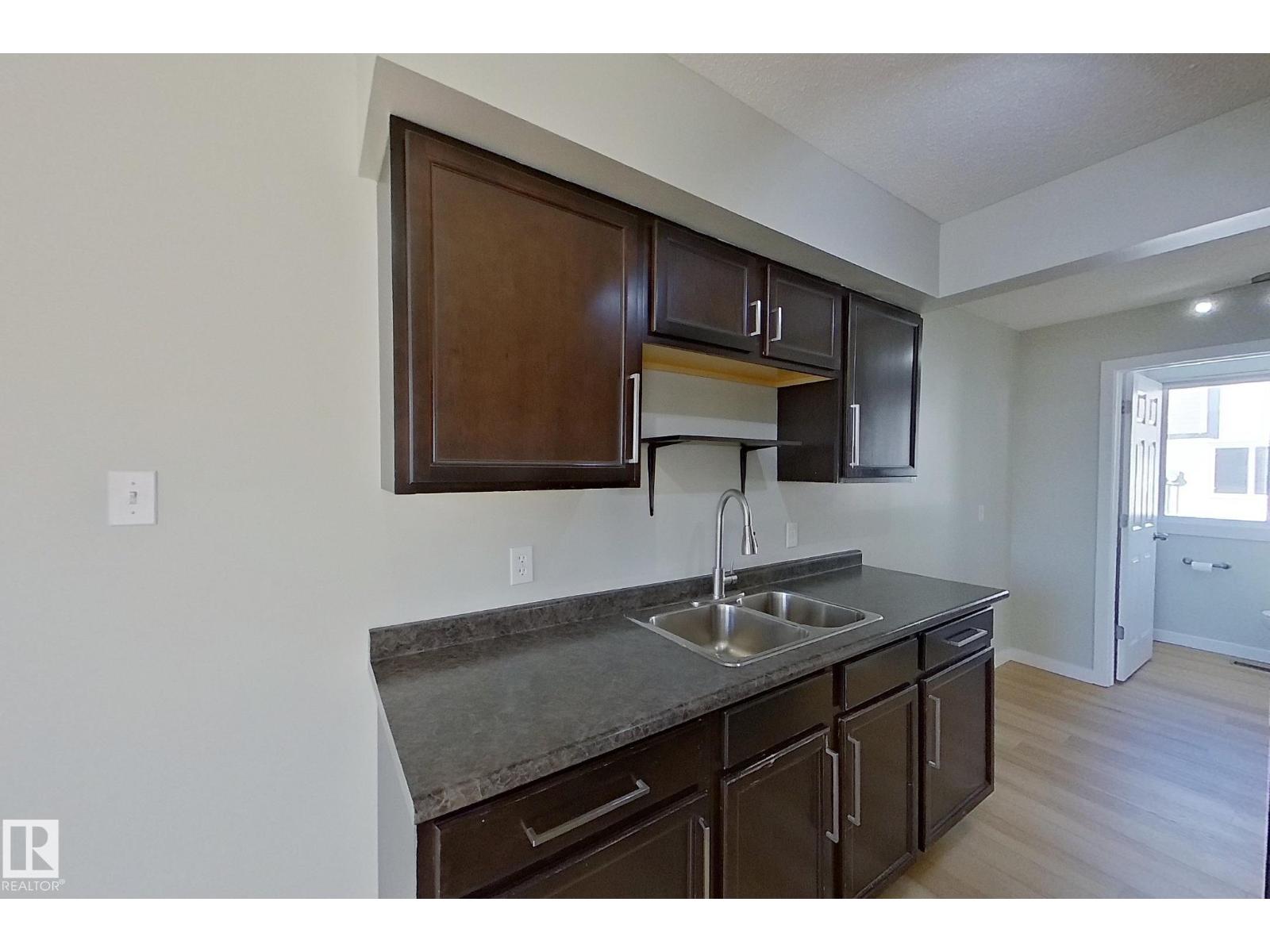 184 CORNELL CT NW, Edmonton