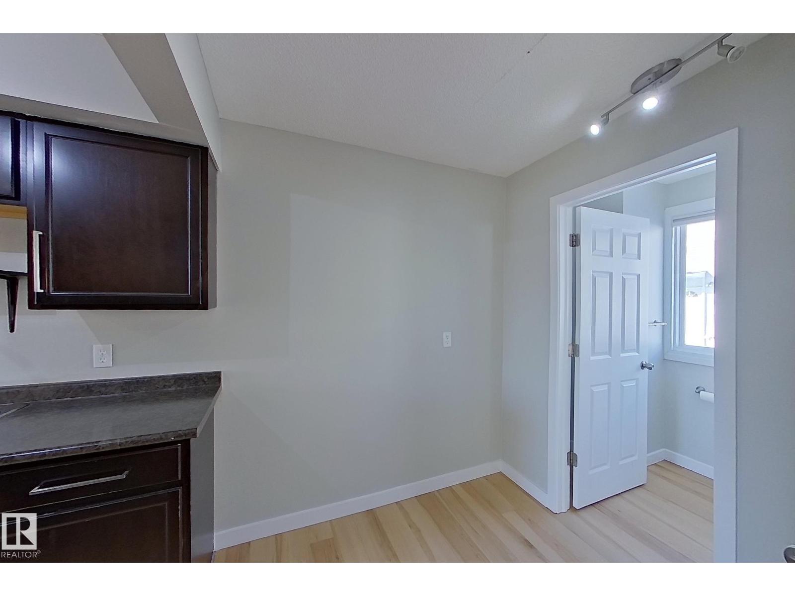 184 CORNELL CT NW, Edmonton