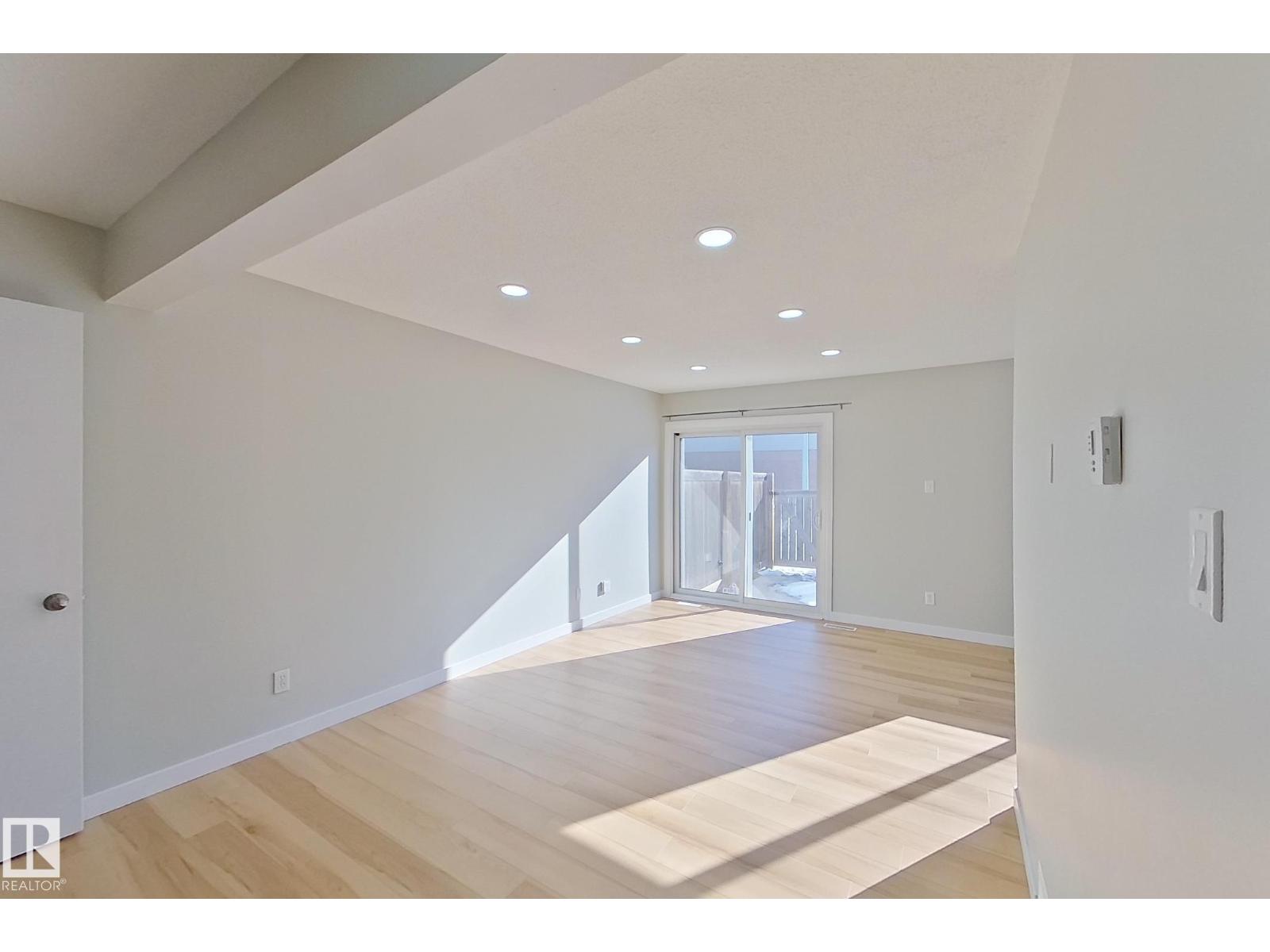 184 CORNELL CT NW, Edmonton