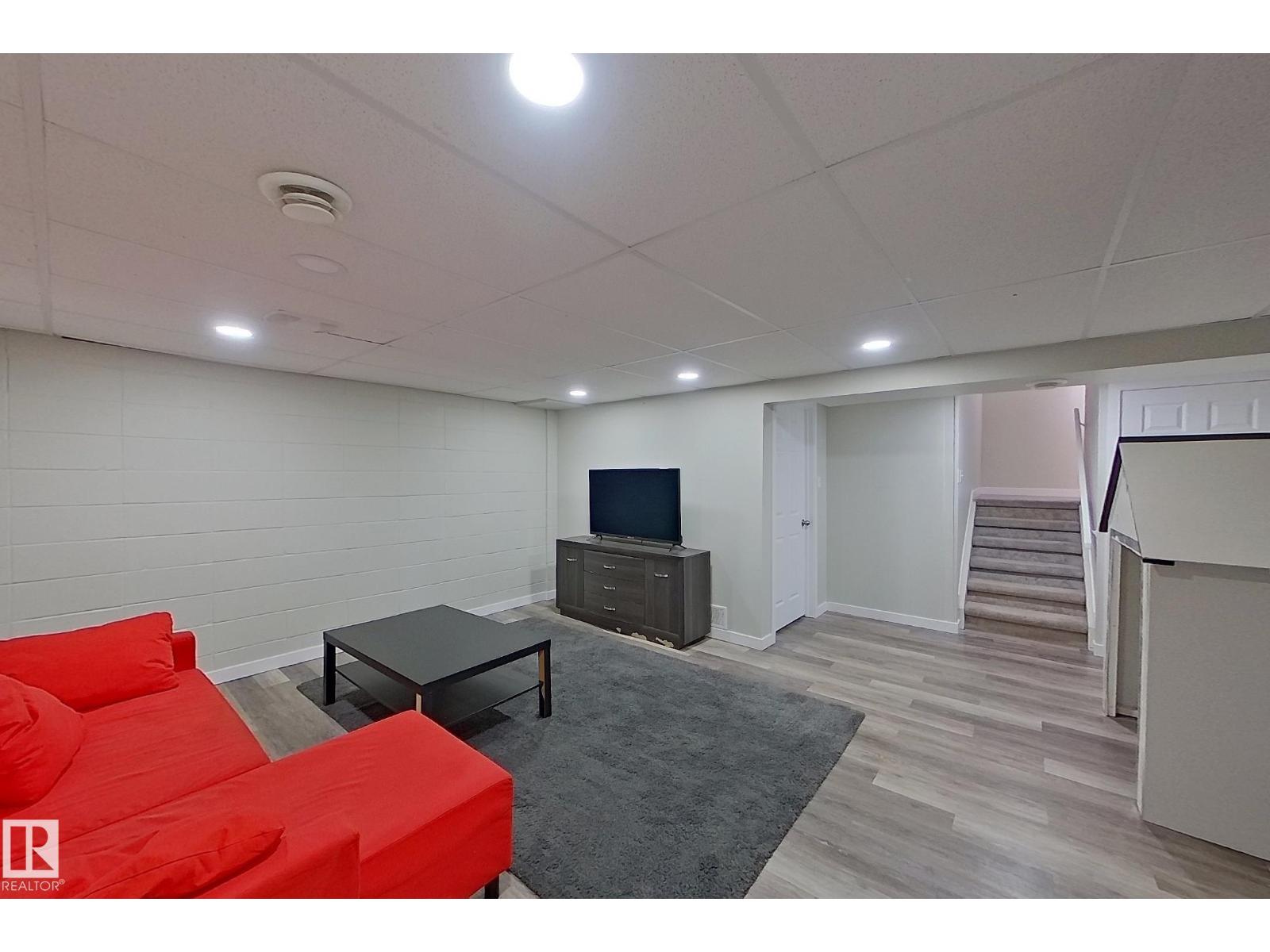 184 CORNELL CT NW, Edmonton