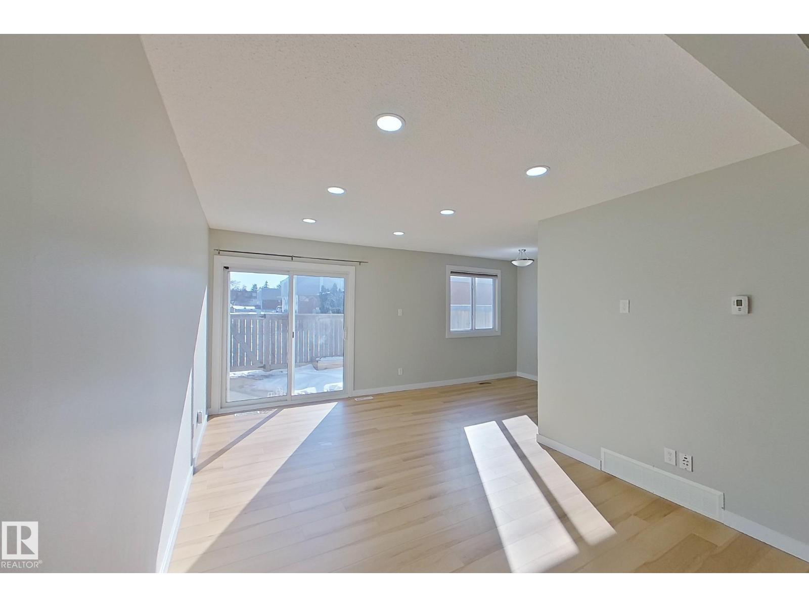 184 CORNELL CT NW, Edmonton