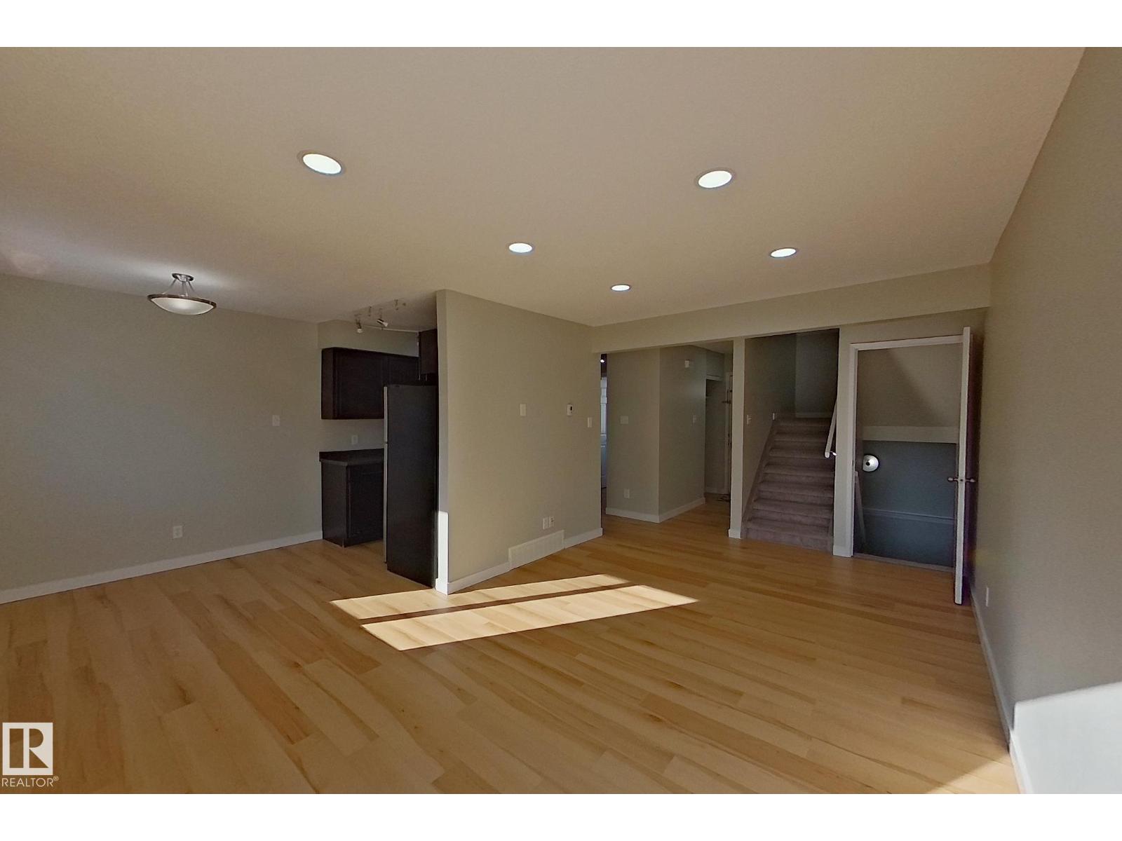 184 CORNELL CT NW, Edmonton