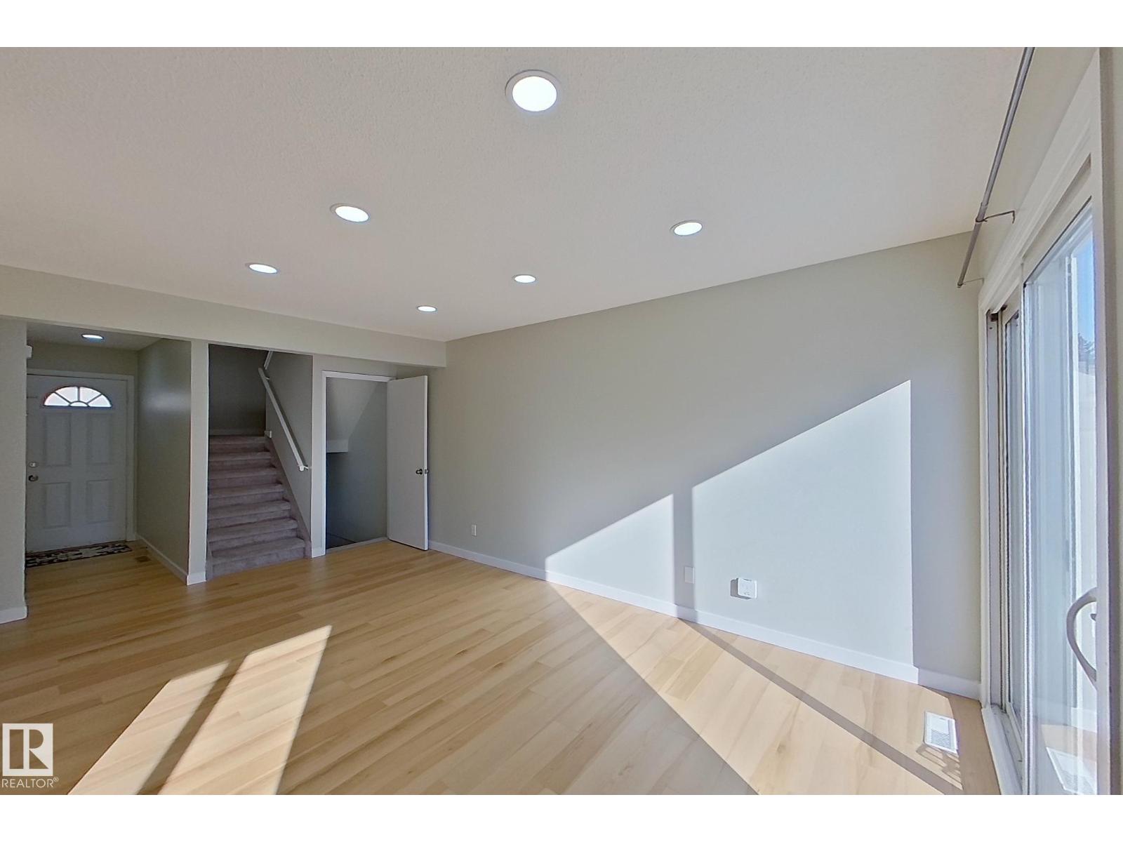 184 CORNELL CT NW, Edmonton