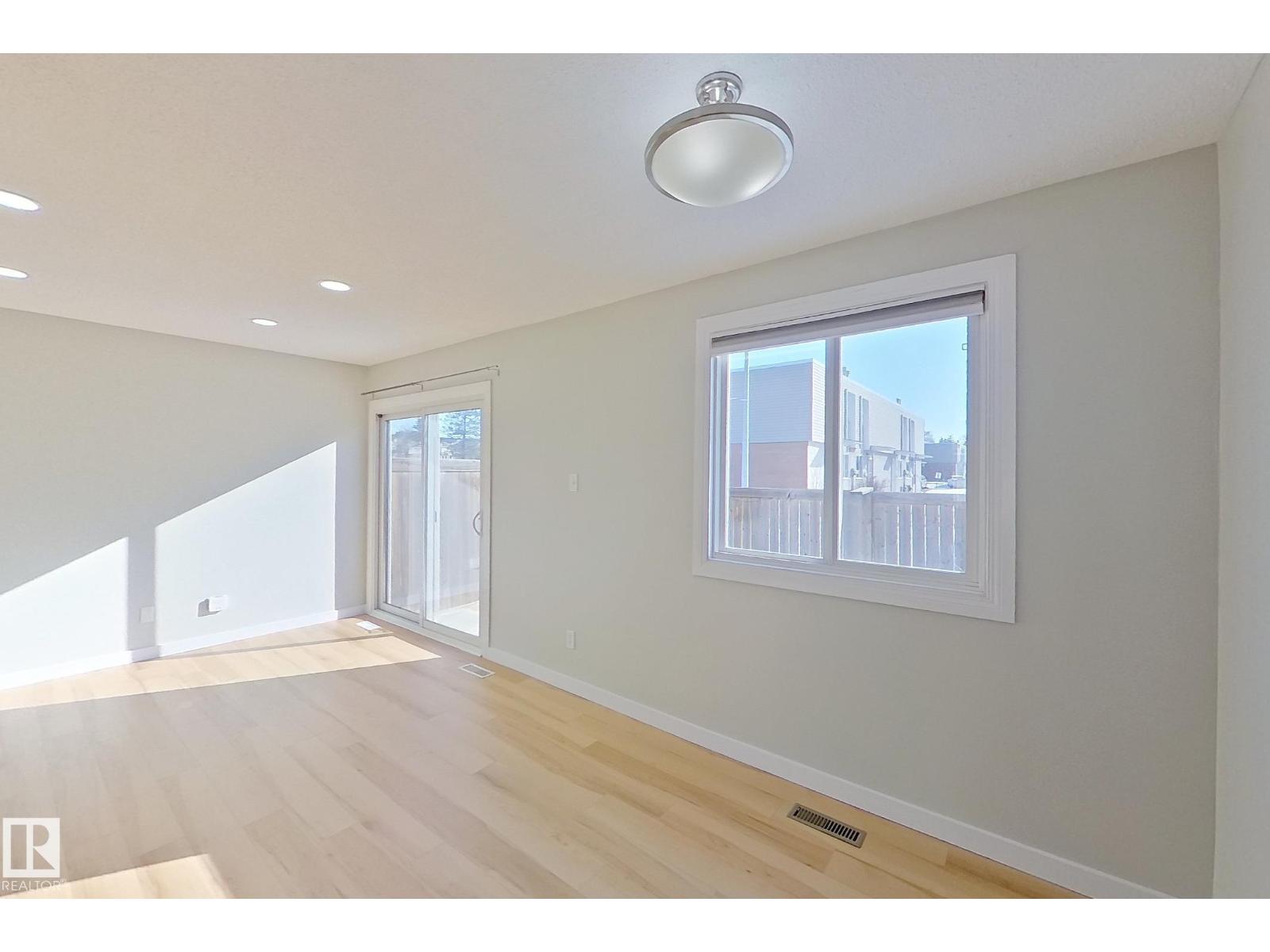 184 CORNELL CT NW, Edmonton