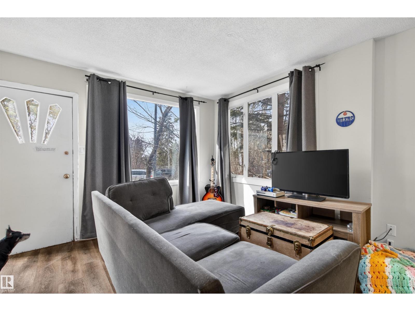 9205 99 ST NW, Edmonton