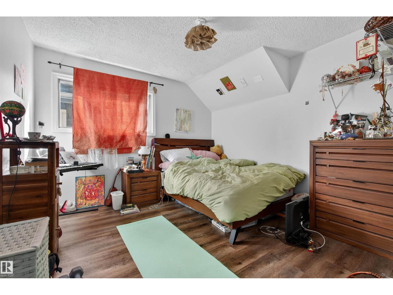 9205 99 ST NW, Edmonton