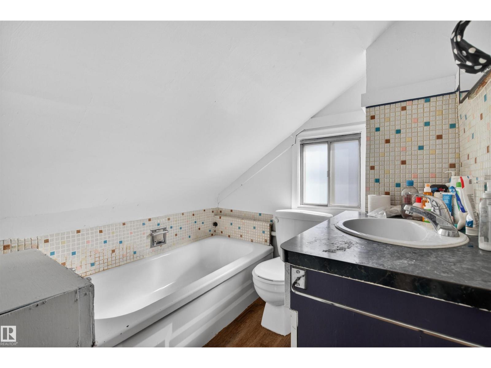 9205 99 ST NW, Edmonton