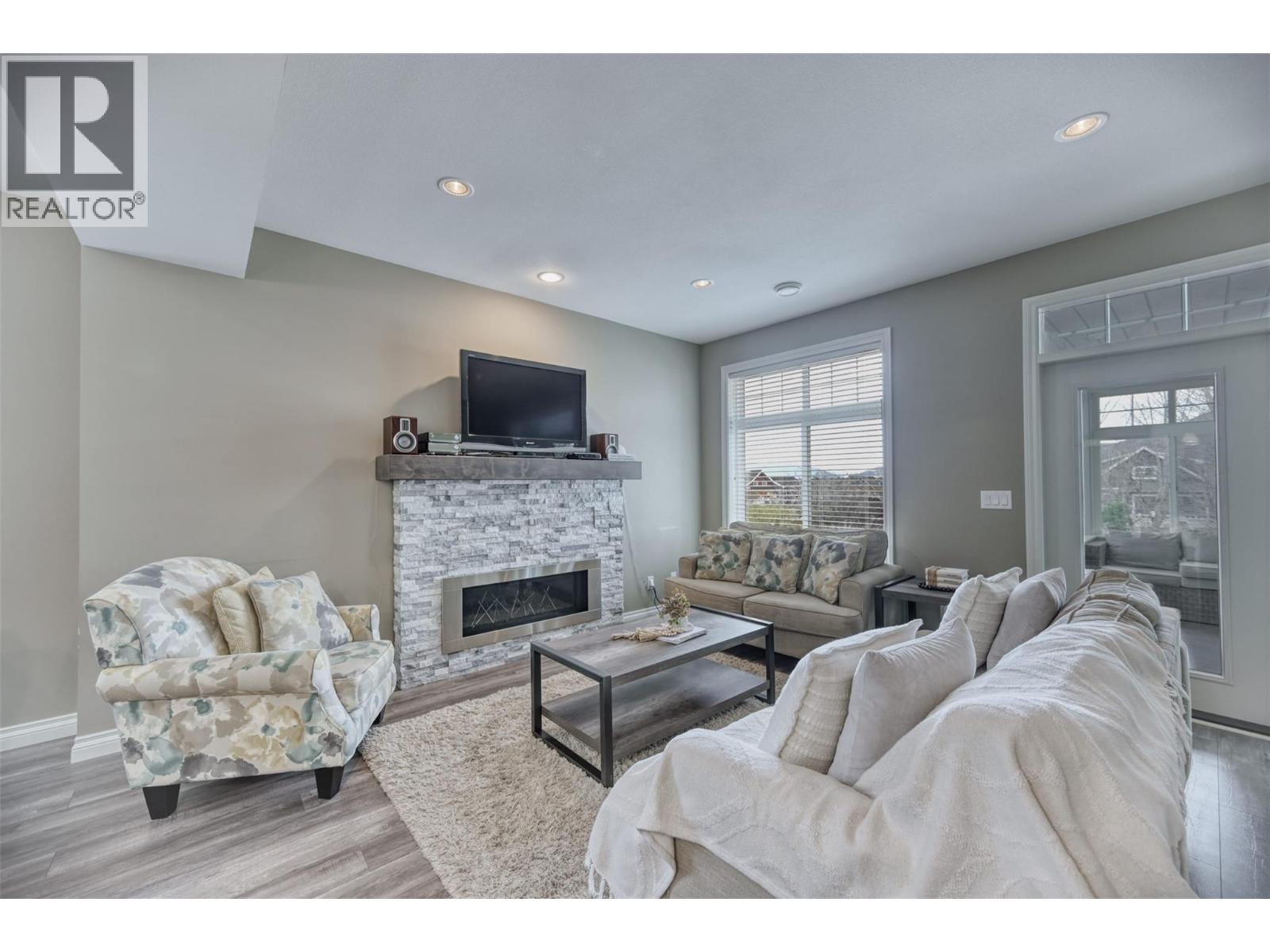 #42 2450 RADIO TOWER ROAD - 8