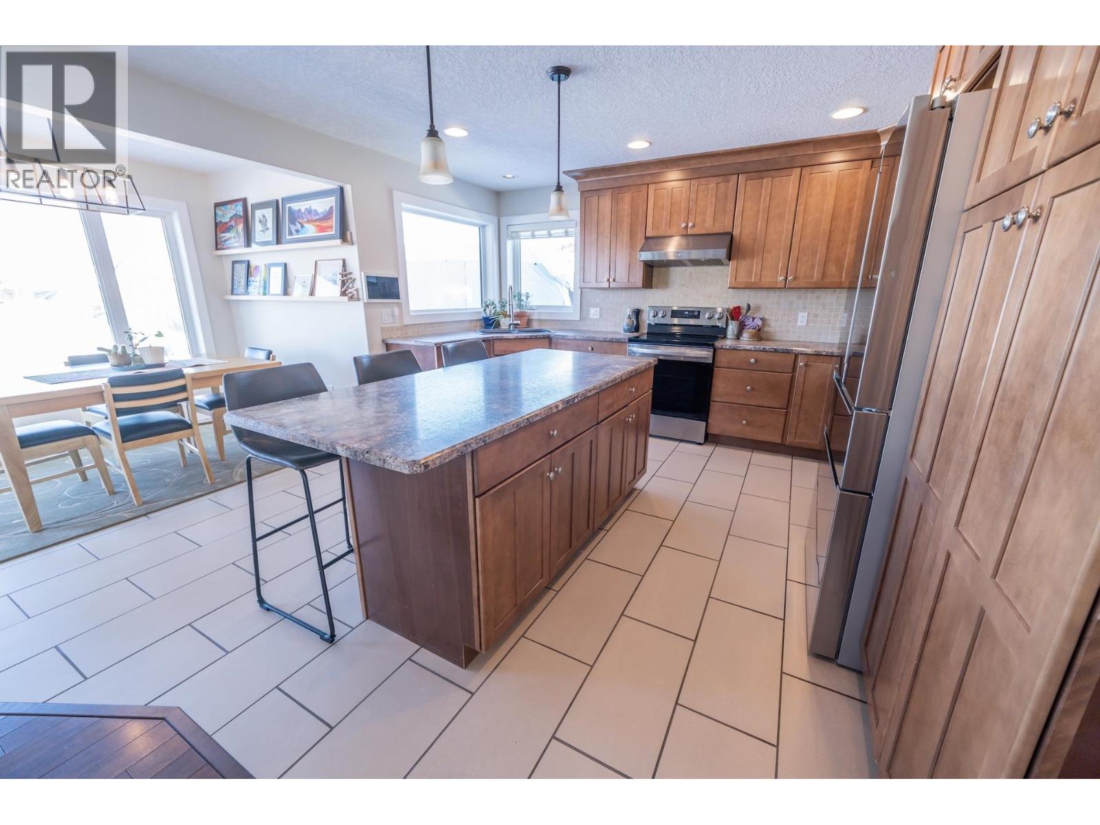 8912 96A AVENUE - 10