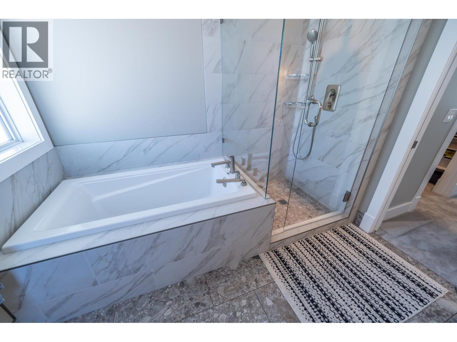 8912 96A AVENUE - 22