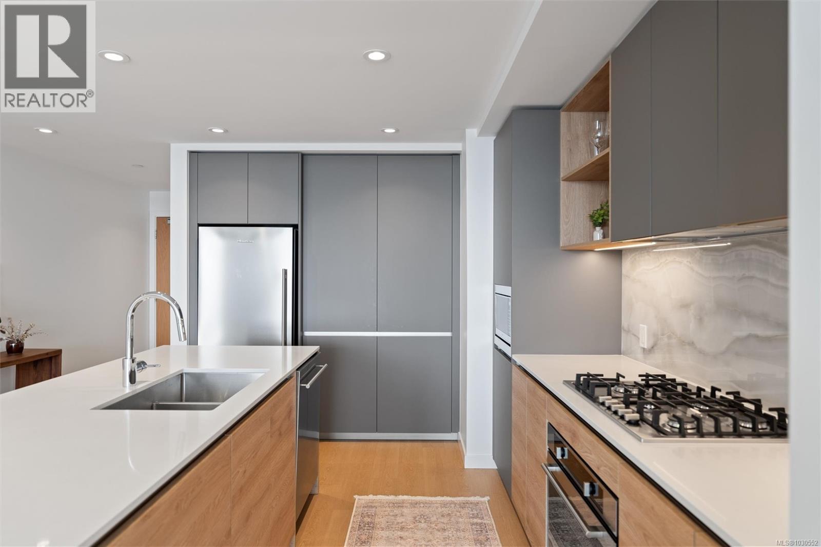 1102 369 Tyee Road, Victoria