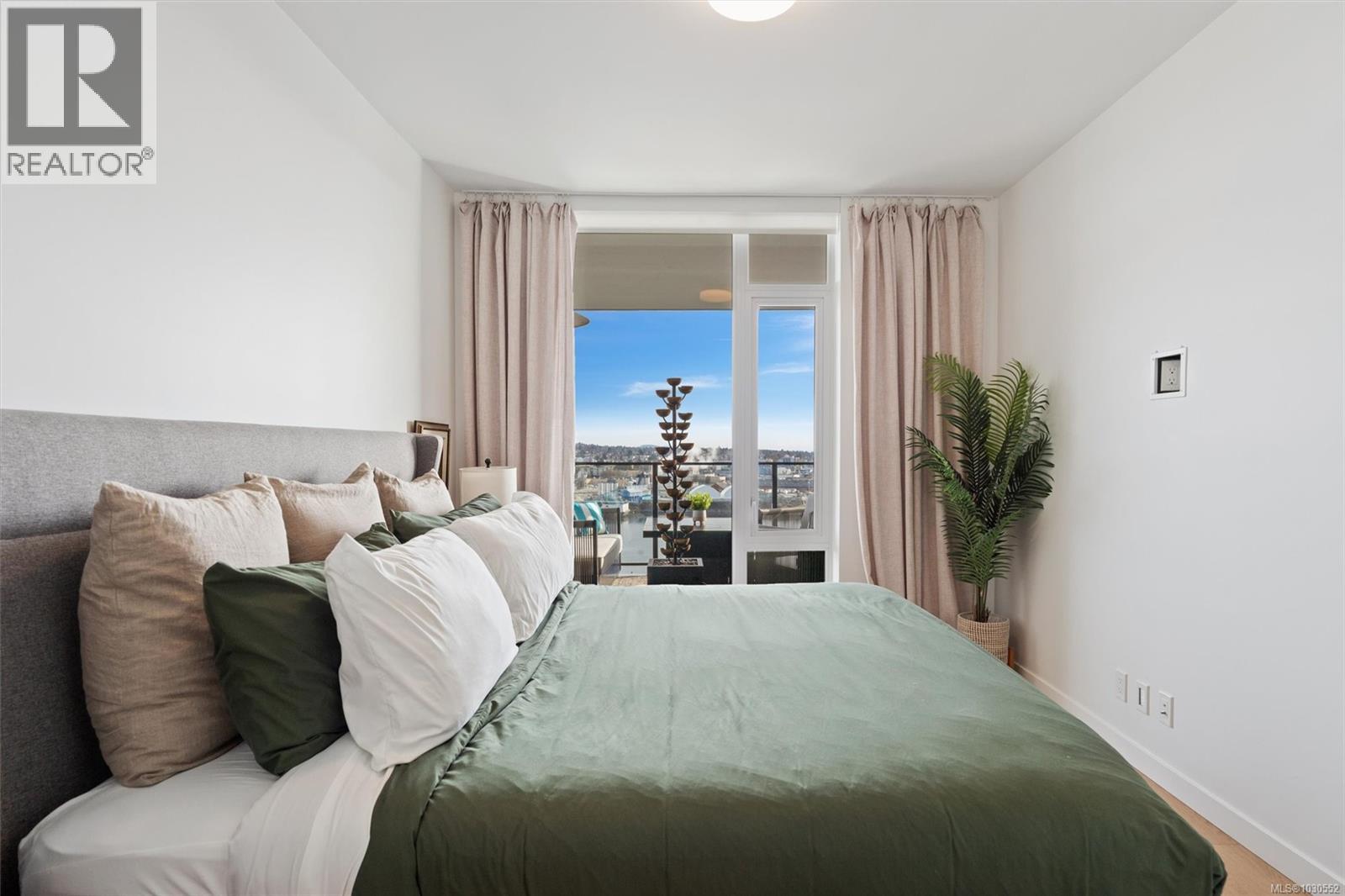 1102 369 Tyee Road, Victoria