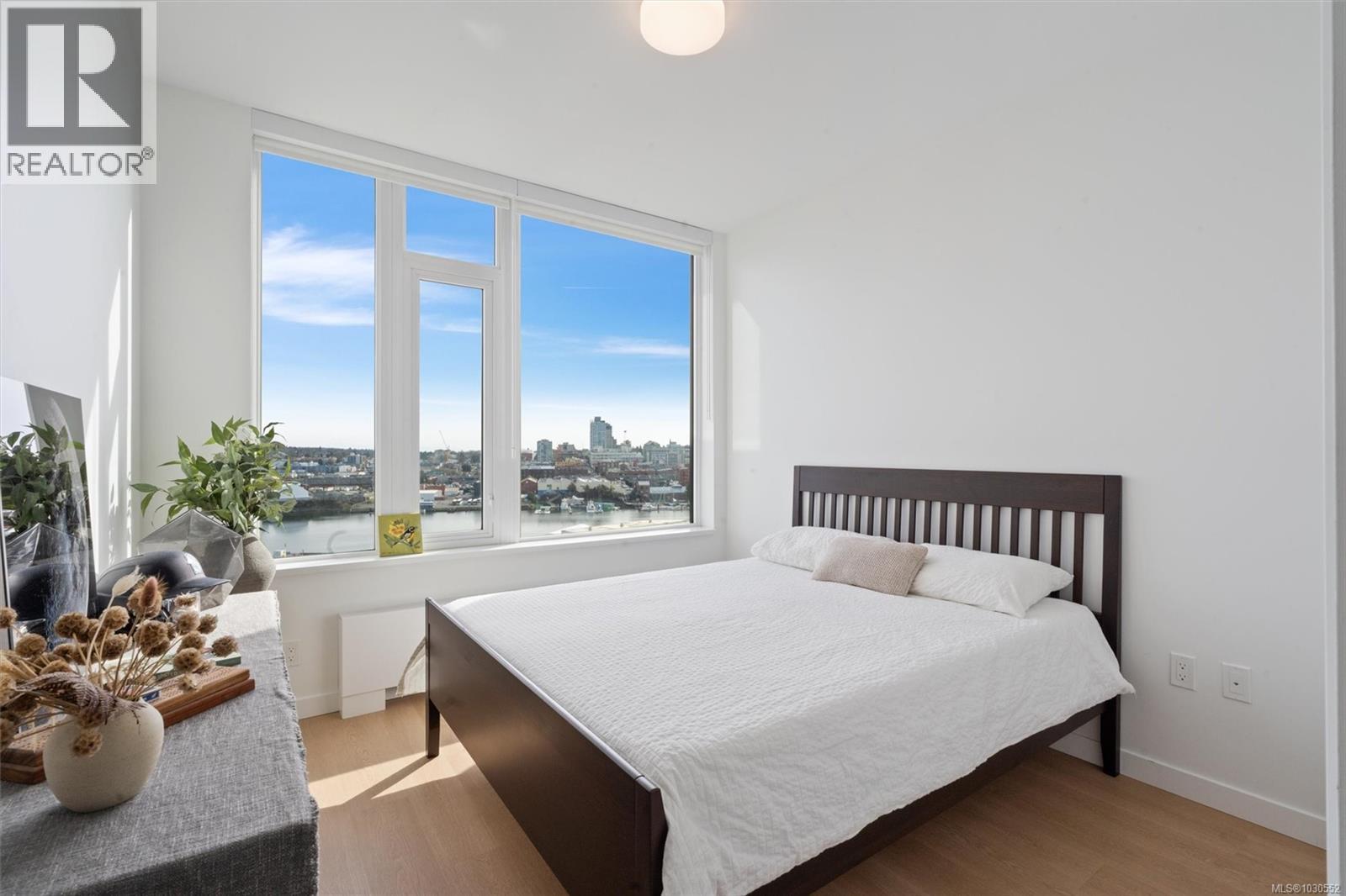 1102 369 Tyee Road, Victoria