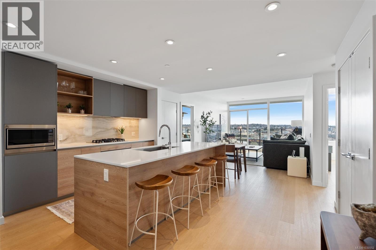 1102 369 Tyee Road, Victoria