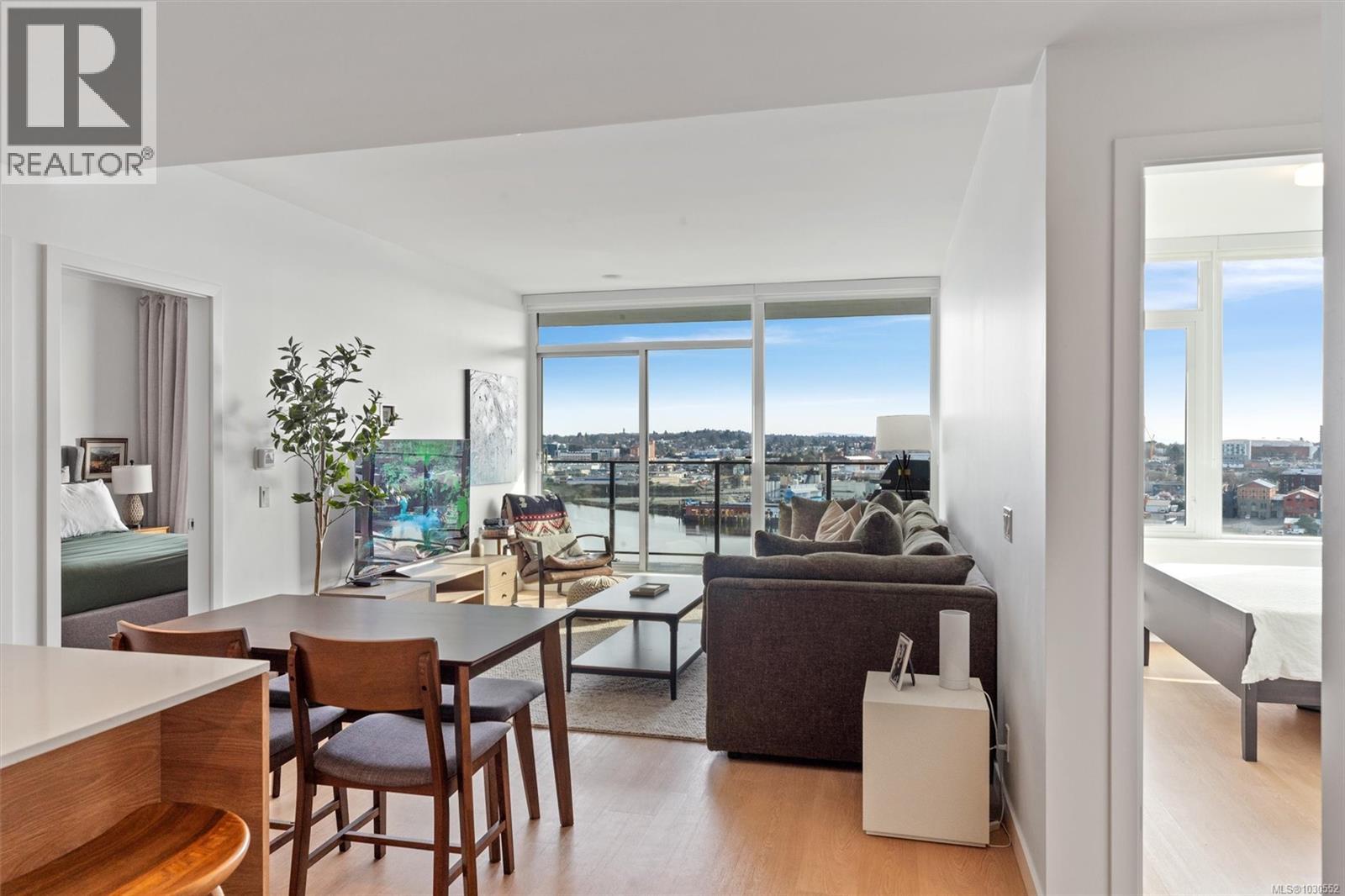 1102 369 Tyee Road, Victoria